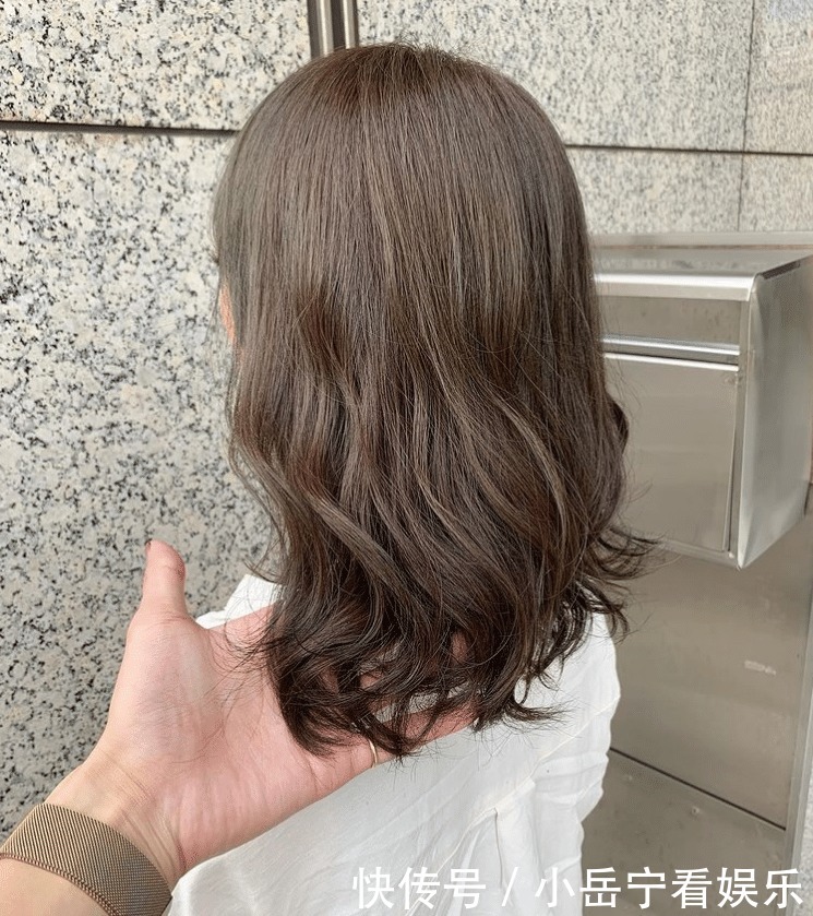 新年想换发型快记笔记!皮肤黑也适合的8个发色推荐!新年新气象