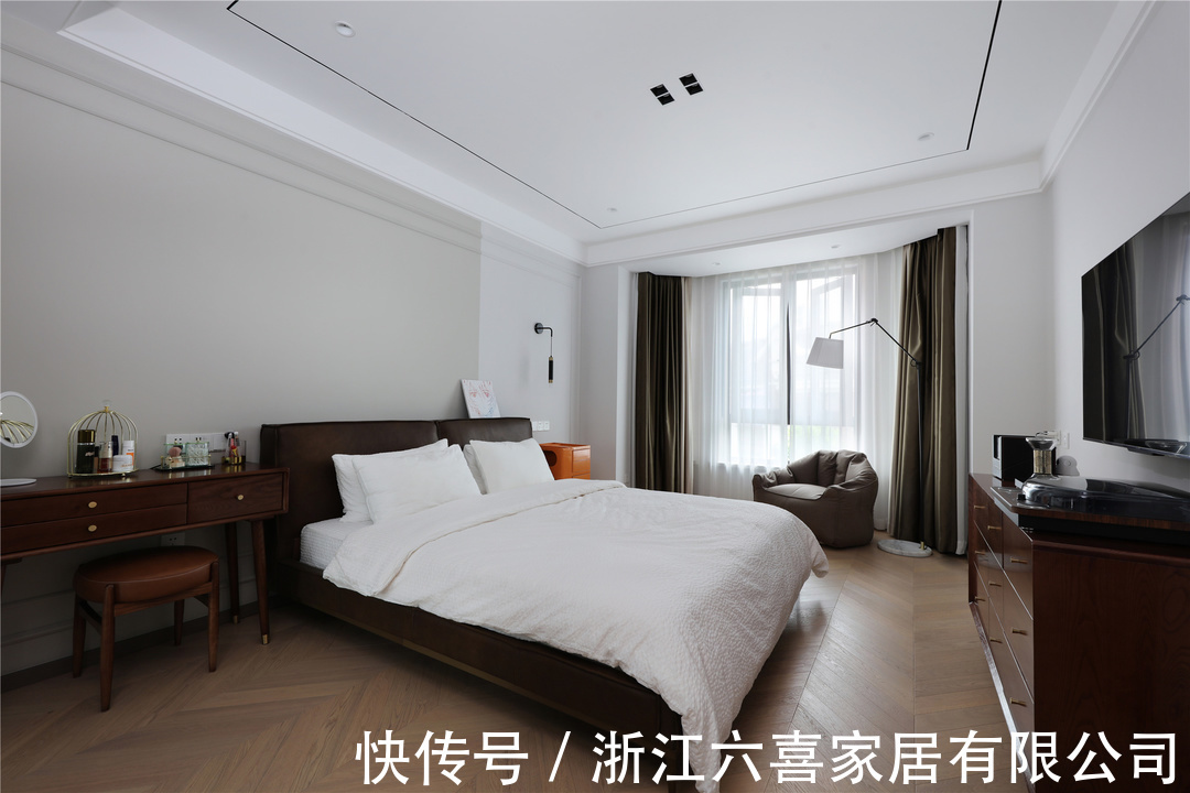 衣帽间|155平花半天也四室住宅公寓装修，三代人的生活，最美的“全家福”