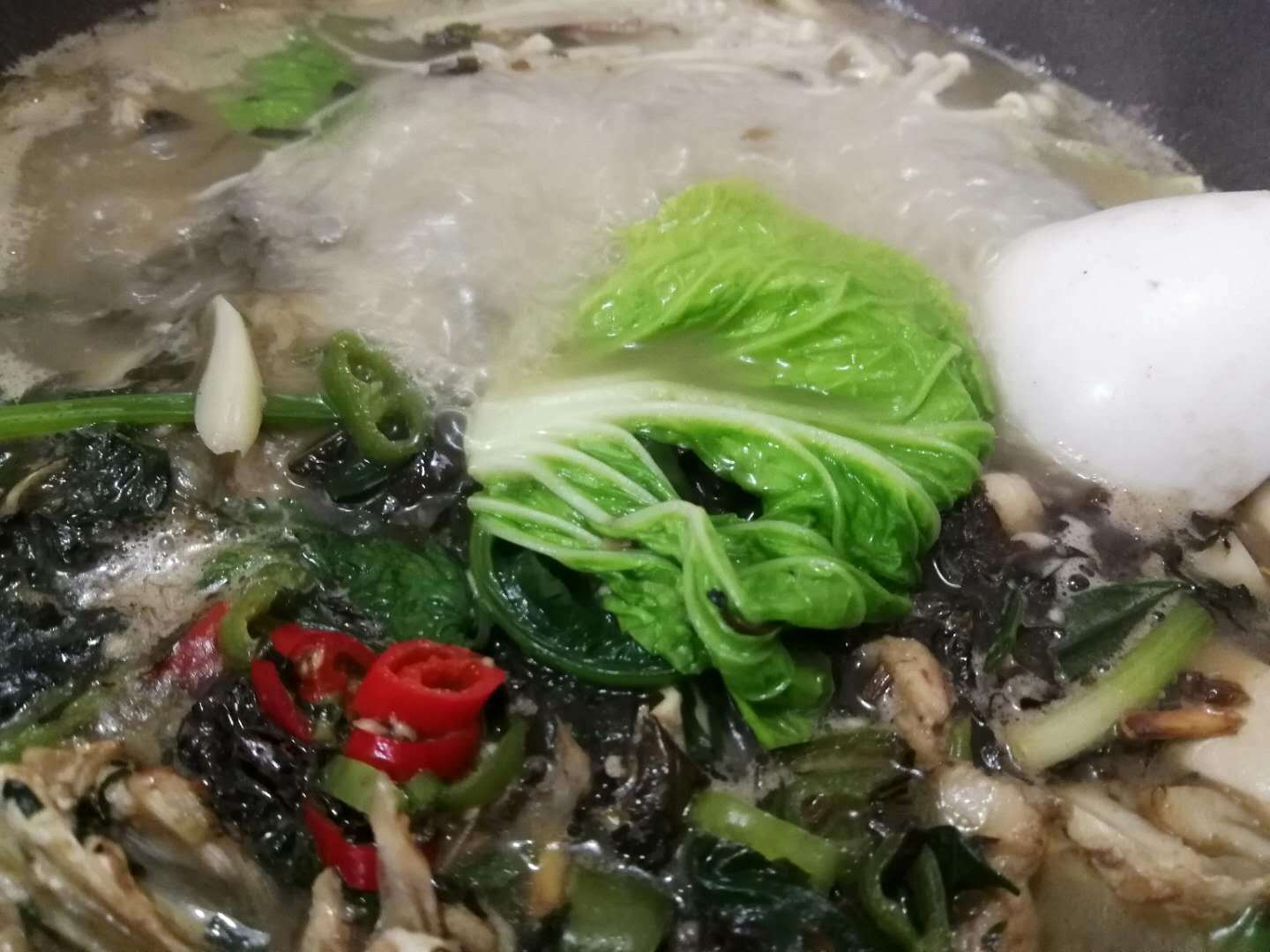 特色美食|地道湖南乡野特色美食,干红薯叶煮鱼,汤浓味美超级下饭!