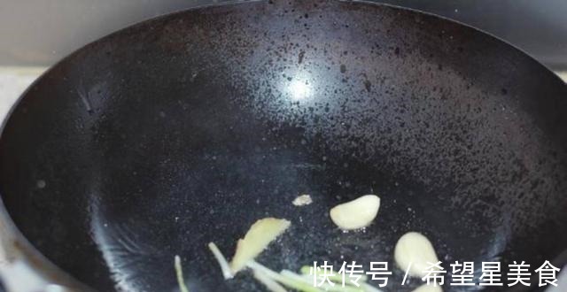鲫鱼|爱吃鱼的有福啦！加入这个东西，包你做出来的鱼鲜香入味又下饭！