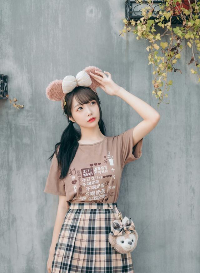 美腿|美女萝莉:修长美腿,迷人写真