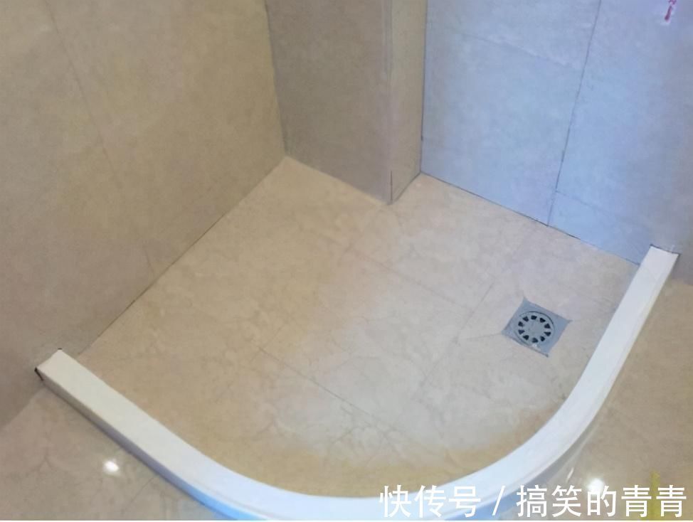 地漏|越来越多人卫生间装这种地漏,比挡水条实用十倍,太聪明了
