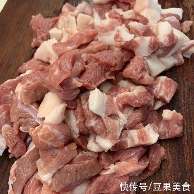 口味|炸酱面这样吃,换个口味换种心情