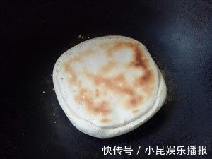 面团|我们家一年四季都爱吃的饼，隔三差五就要做一次，外酥内软特好吃