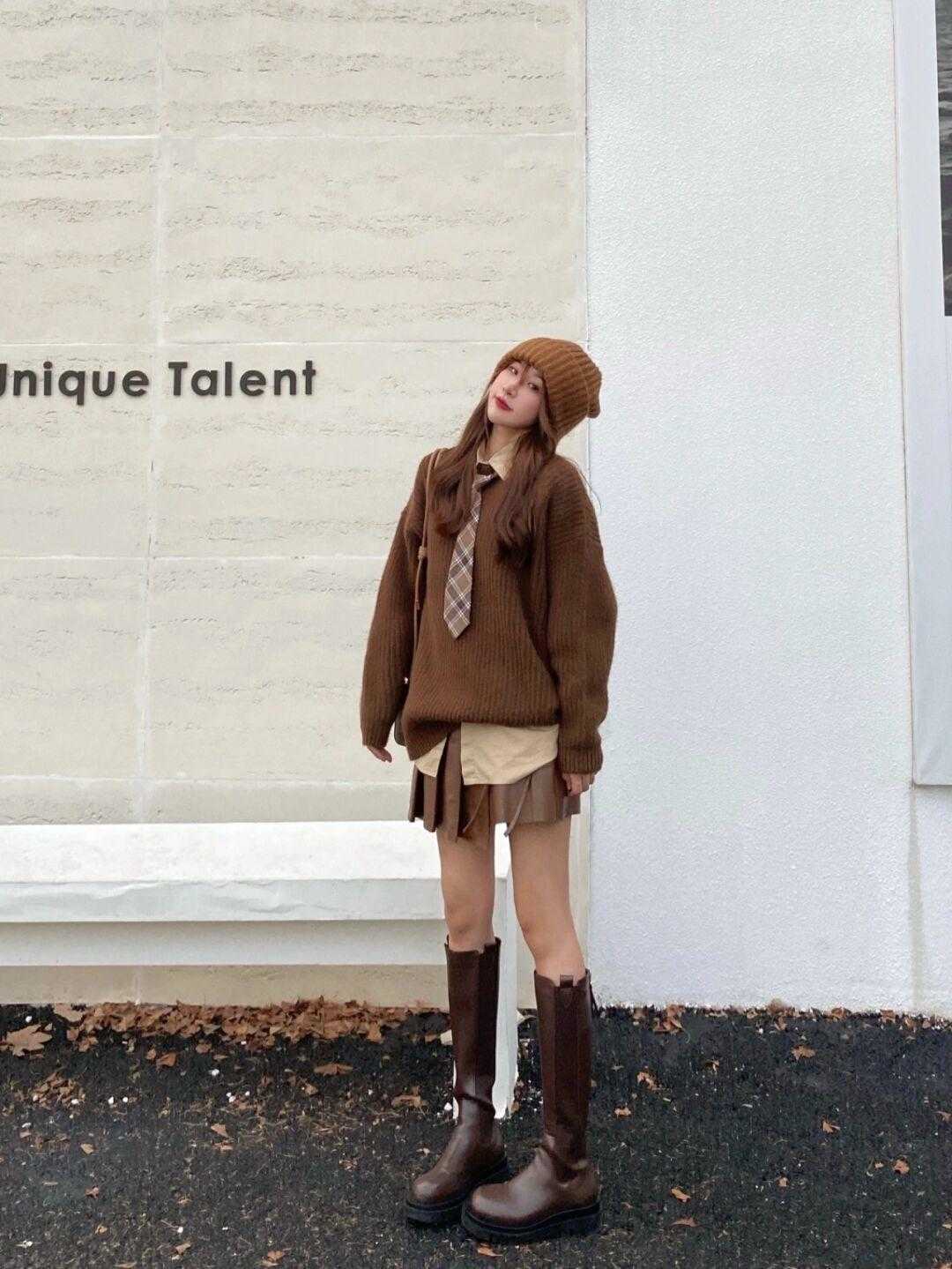 秋冬|复古又高级的咖色毛衣,穿搭变美有气质,让你与路人拉开距离