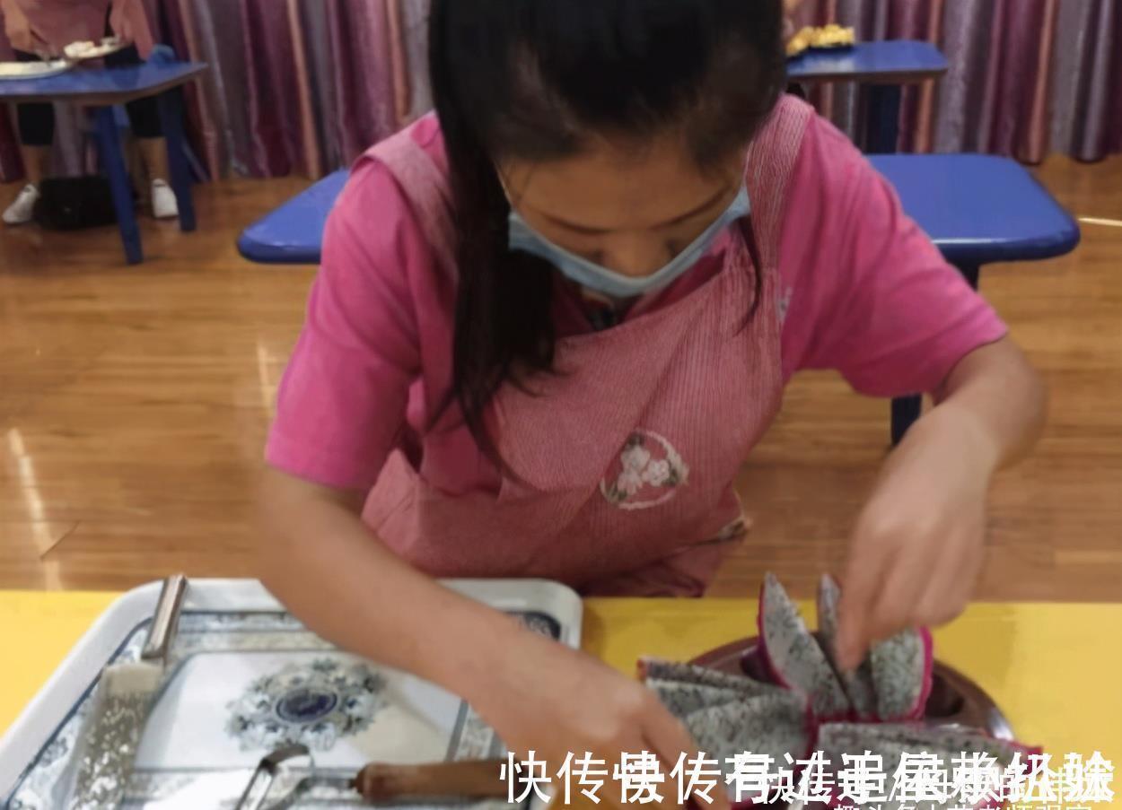 香蕉|一根香蕉分三段,幼儿园分水果遭质疑,3000托费吃不起一根香蕉?