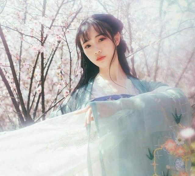 击败|击败《魔皇大管家》,沐潇三生一佳作爆红,9.8分强势夺榜一!