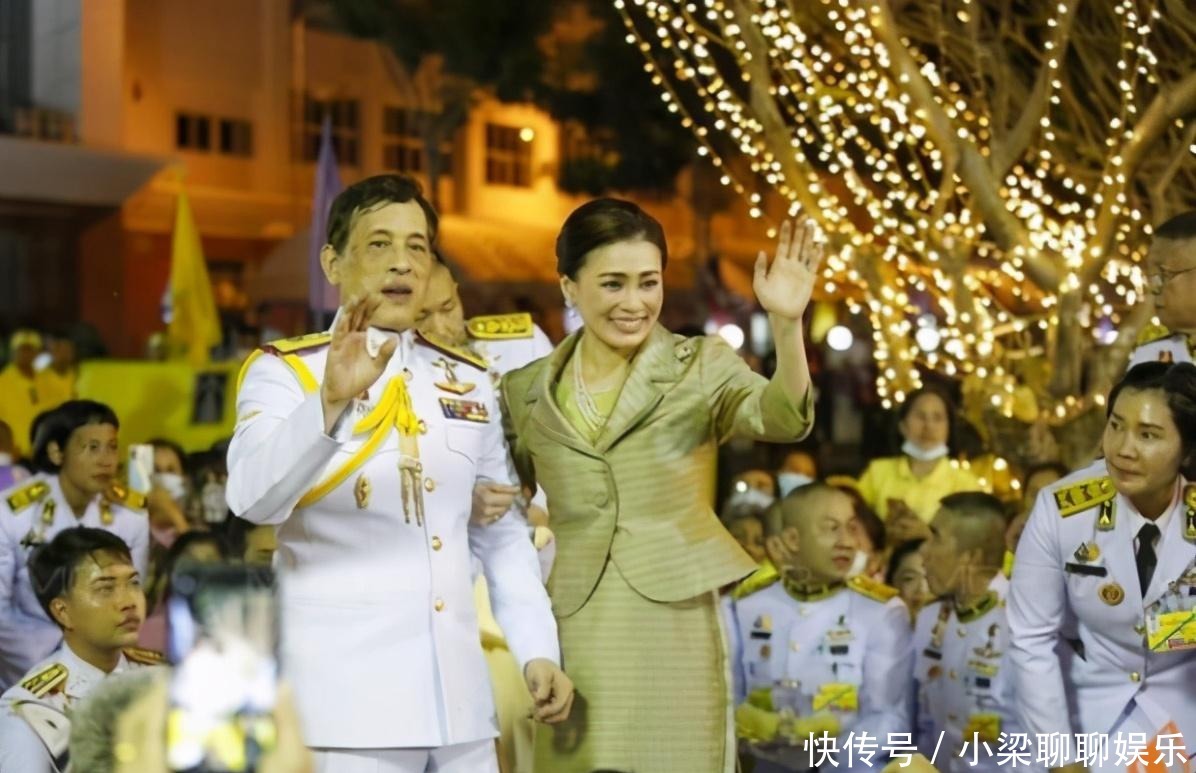 苏提达又穿西服了!绿色套装裙气质出众又端庄,太像霸道女总裁了