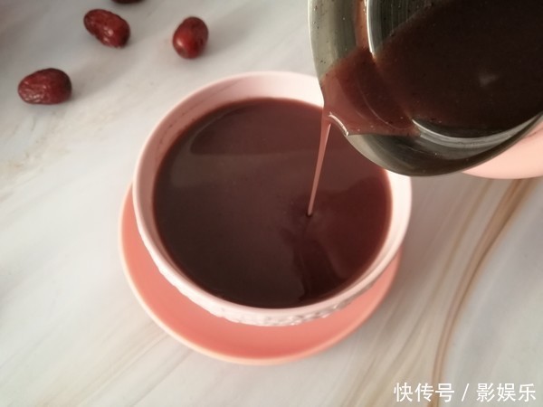 黑芝麻|70岁外婆养生秘诀被发现,每天早晨喝一碗,脸色红润,身体强健