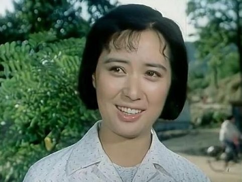 《喜盈门》业余作者导演首秀，城里人扮演强英，拍摄中给猪打麻药