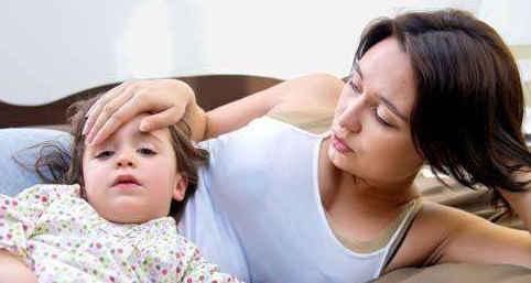 医生|医生提醒宝宝发烧,有4类食物不能食用,如果食用,会加重病情