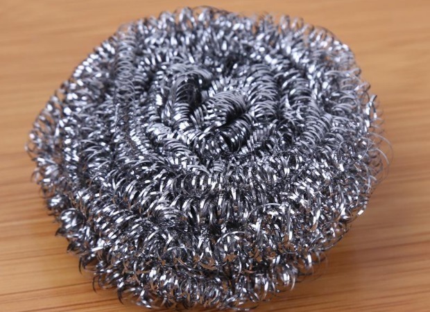 地漏|废旧的钢丝球不要随便丢，塞进袜子里还能用，新用途简单又有效