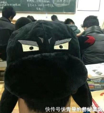 |开心一刻笑话:老婆下班回来跟我说,她们办公室里就她一人没驾照