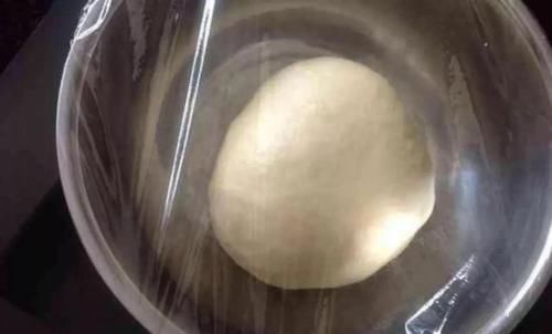 发面时，不能直接加酵母，教你正确做法，30分钟满盆，膨松香甜