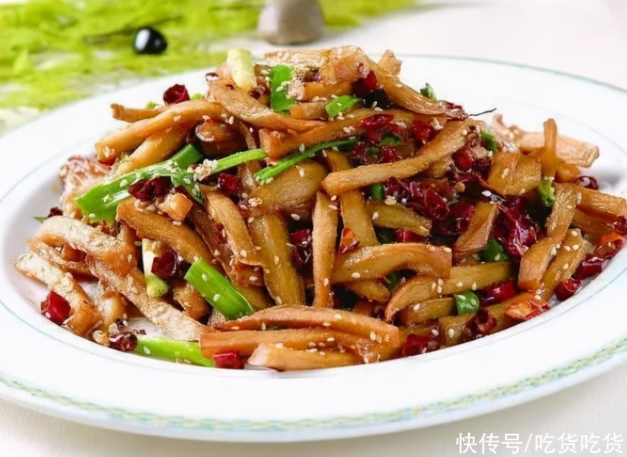 炒木耳|炒木耳,红油豆皮,鸡翅焗鱿鱼,杏鲍菇的做法,送你啦