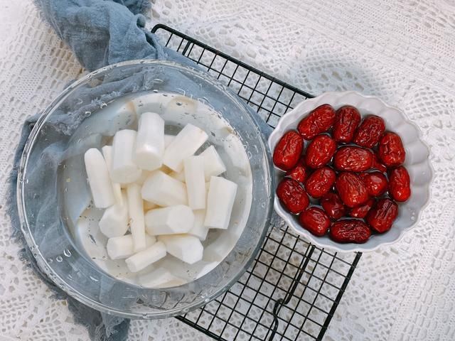 冬天煮小米粥多加3种食材,健脾养胃,香浓粘稠,小朋友都抢着喝