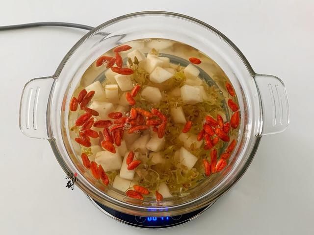 枸杞|入秋了,多给家人做这饮品,清甜去燥,好喝又简单,大人小孩都爱