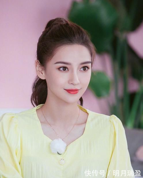 跑男|上帝给了杨颖“动漫脸”,却忘了她的腿型,穿上白裤子后腿围亮了