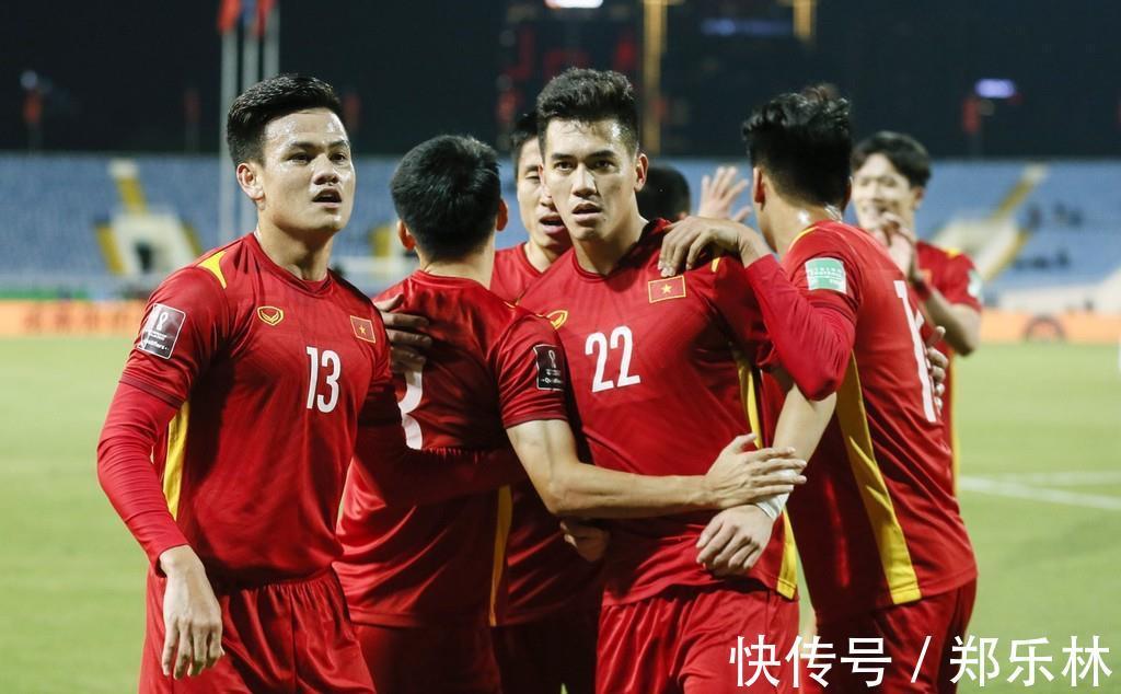 中国队|继越南后,又一东南亚“鱼腩”崛起,媒体人哀叹:国足还能赢谁?
