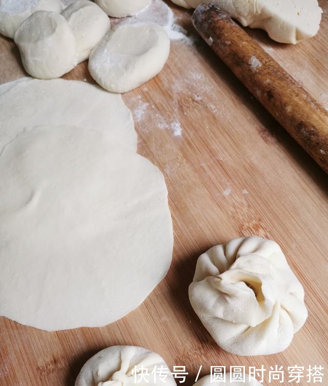 萝卜馅包子好吃有诀窍,调馅发面这样做,素馅包子也很香!