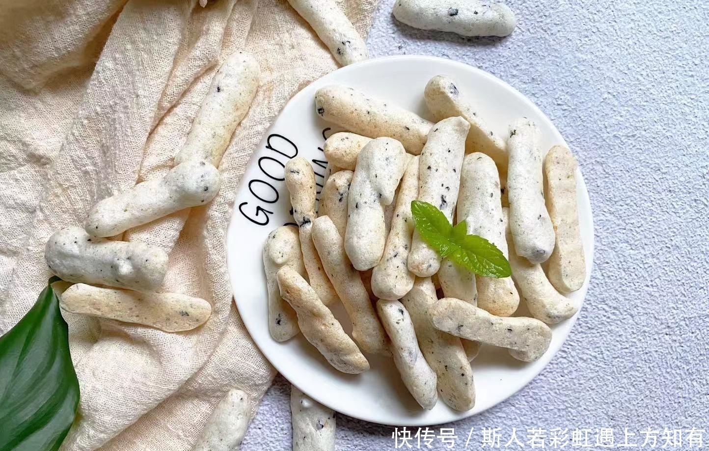 芝麻|做法简单,3步就搞定!无糖无油又补钙的小零食,娃吃一次就爱上