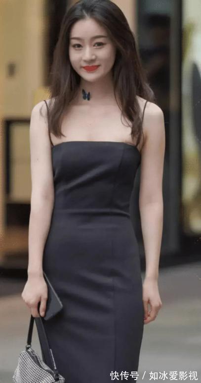 包臀裙 黑色吊带紧身裙,突出了身材,大大提升了美女的气质