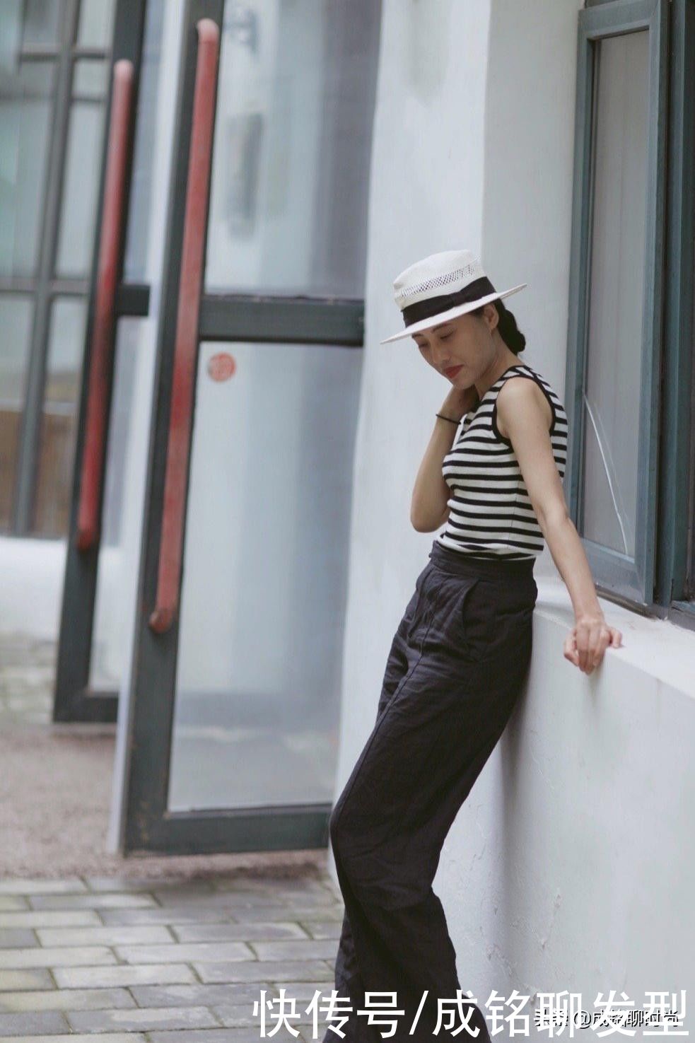 手臂|女人年过四十穿衣“不能马虎”，这些搭配简单易学，让你优雅过夏