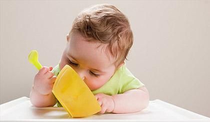 宝宝什么时候必须戒夜奶？过了这个月龄，对孩子危害很大