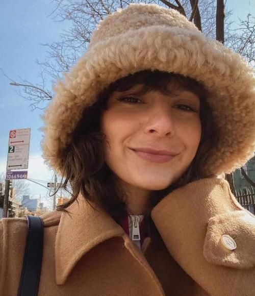 懂打扮的中年女人不显老！3种帽子的冬季搭配法，好看又不老气