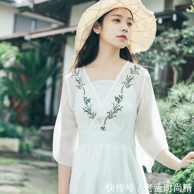 走光 清新范连衣裙,是现代女性追求时尚的必备单品