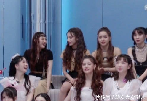 陈卓璇抢希林娜依·高台词时,谁注意学员们表情比宫斗戏还精彩