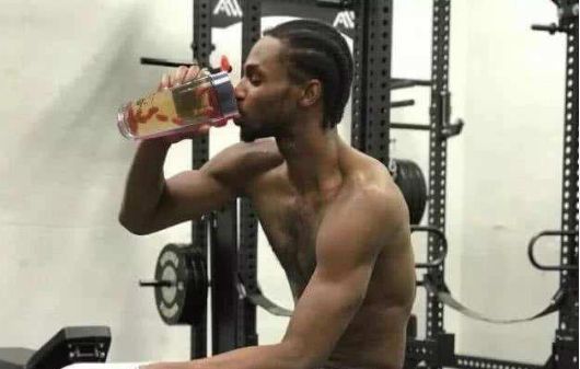 伊巴卡|NBA球星喝水都是與眾不同，伊巴卡豪放 詹姆斯最有神秘感