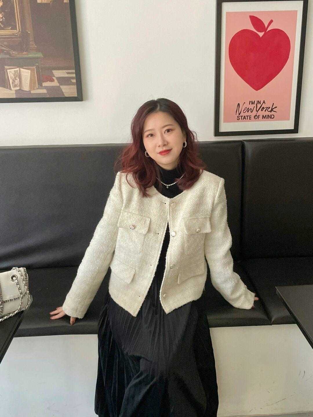 香风|日常穿搭技巧分享,高腰牛仔裤搭配小香风外套,让你美出新高度!