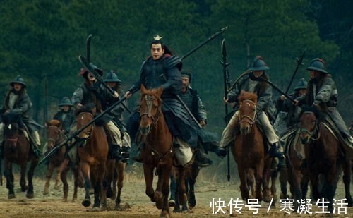 诗人&唐诗中最好的一首边塞诗,大气磅礴,豪情盖李白,堪称鬼斧神工