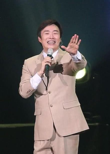 文能一剪梅 武能嘿嘿嘿 费玉清深情告别了他47年的演艺生涯 快资讯