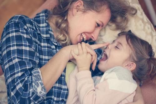 孩子|以下4种妈妈,很容易把孩子“培养”成仇人,特别是第一种