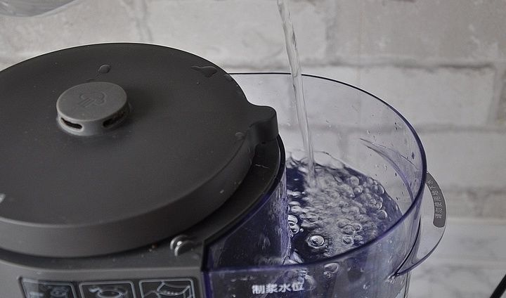 明天早上就喝它!一种豆浆四样料,味道清甜特别香,喝一周也不腻