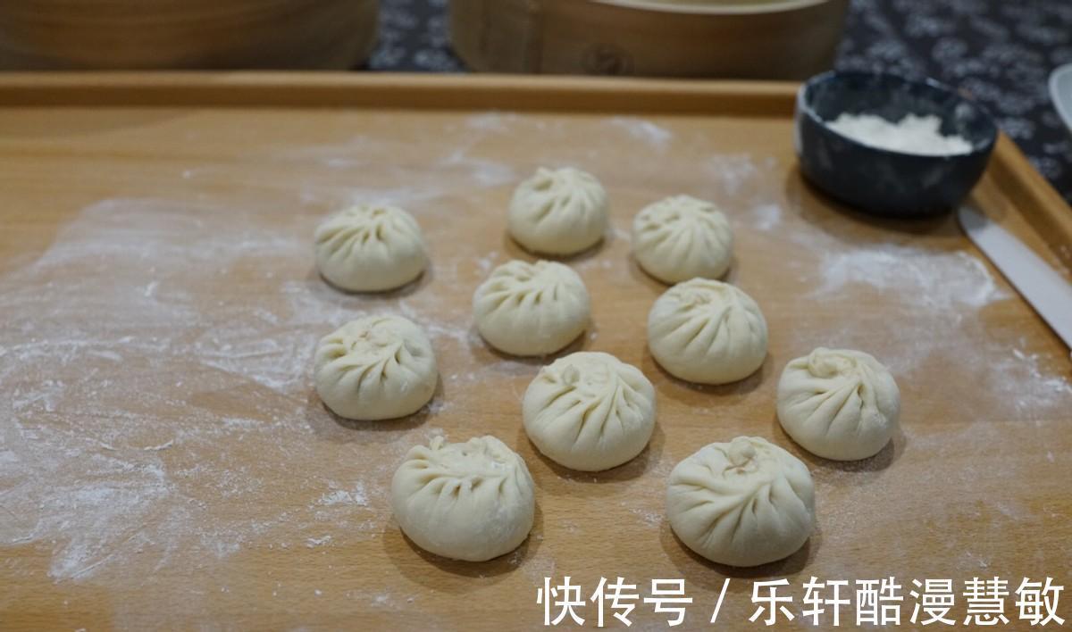 生煎包|生煎包外焦里嫩,汤汁丰富,一口享受,两口美味