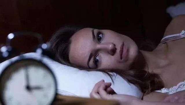 失眠|失眠了10年,总是无法入睡,1物泡水,精神不再焦虑,睡觉香喷喷