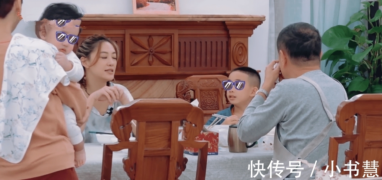 应采儿称来到内地总算不用每天担心受怕,硬逼Jasper学汉字拼音