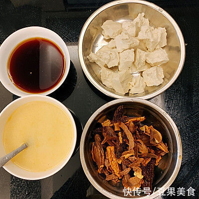 隔着屏幕都喊香，牛肝菌&羊肚菌炖豆腐的秘籍分享