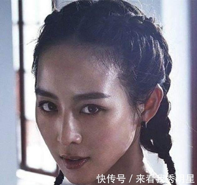 披头散发 女人别再披头散发了，太显老！今年流行这5种发型，减龄显脸小