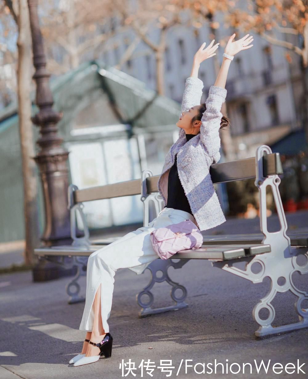 刘雯新年拍杂志双封面，经典红黑配色造型，飒爽与性感争相迸发