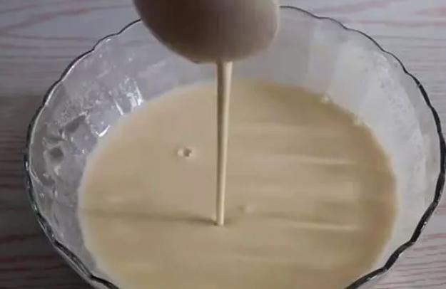 早餐|早餐最简单的做法，不擀面不揉面，筷子搅拌几下，孩子抢着吃