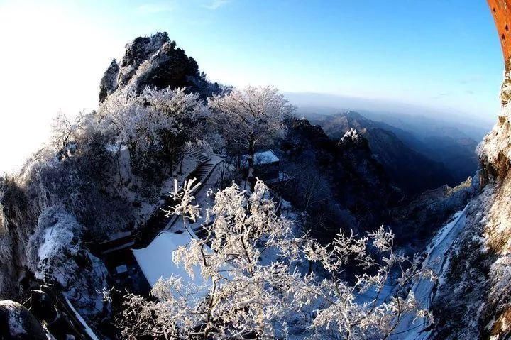 风雪|风雪武当山,仙境藏玄机!大雪封山时,道人、隐士都在干什么!