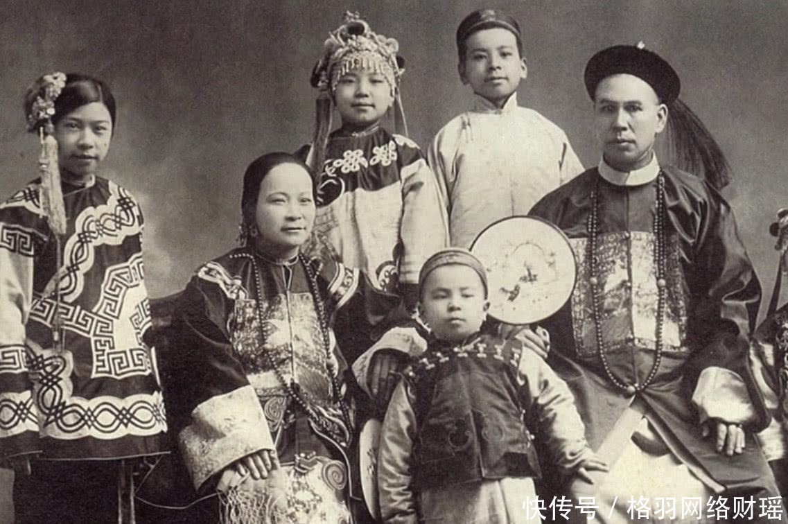 女子|晚清百姓生活老照片:李鸿章的全家福,美丽端庄的旗人女子!