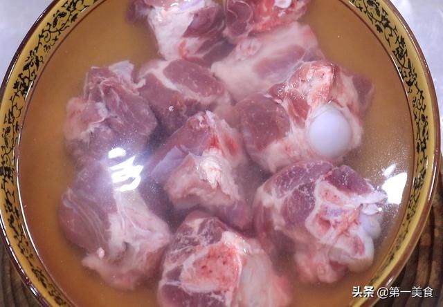 棒骨|大骨头怎么卤才入味？厨师长教你正宗做法，咸香软烂，味道清香