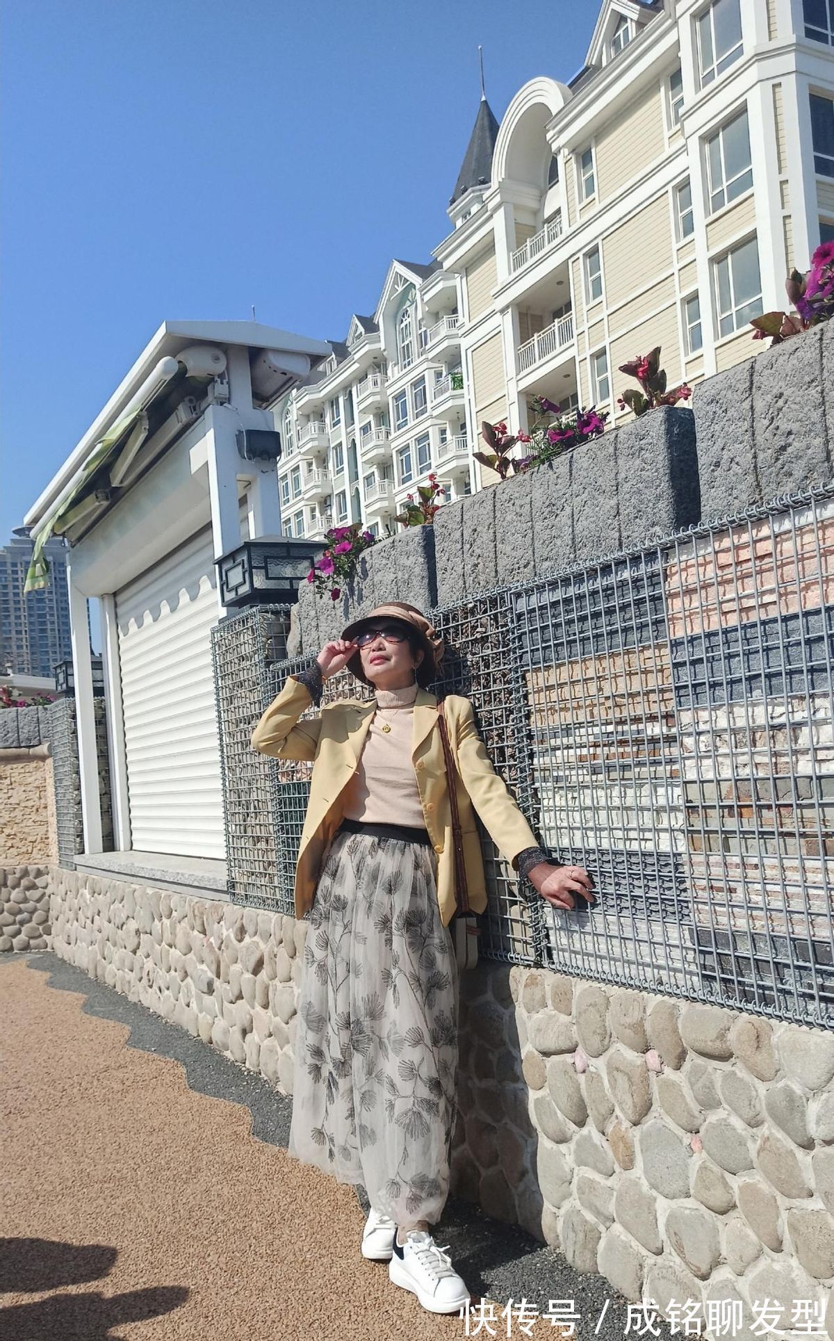 微胖|长相普通身材一般,大妈靠“接地气”的穿搭圈粉无数,值得借鉴