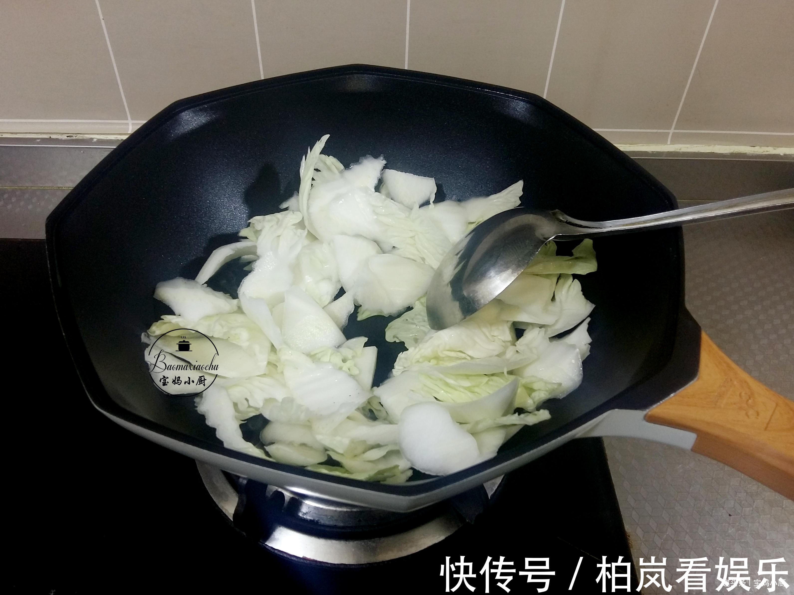 好吃|炒白菜,直接下锅就错了,一招教你不出汤,特好吃