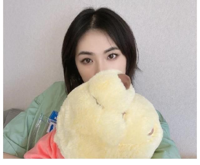 姚安娜比丁|二公主姚安娜最新路透，生圖顏值超抗打，跟丁真站一起竟比他還高